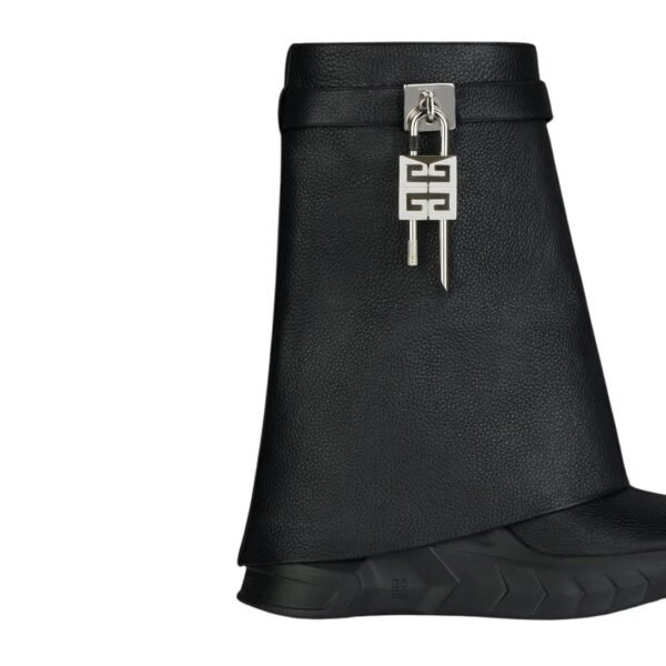 GIVENCHY SHARK LOCK BIKER ANKLE BOOTS IN GRAINED LEATHER - Image 4